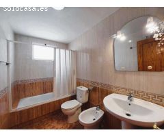 CHALET TIPO QUAD CON ORIENTACIÓN SUR Y GRAN LUMINOSIDAD EN URBANIZACIÓN TRANQUILA