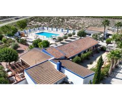 IMPRESIONANTE CASA DE CAMPO CON CASITA, PISCINA Y 33.000 M² DE TERRENO EN LA COSTA BLANCA