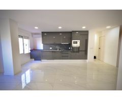 APARTAMENTO REFORMADO A 30 METROS DE LA PLAYA DEL CURA CON VISTAS LATERALES AL MAR