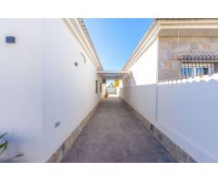 VILLA DE LUJO RENOVADA EN EL CHAPARRAL: ELEGANCIA, CONFORT Y EFICIENCIA