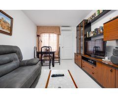 ENCANTADOR ADOSADO DÚPLEX EN URBANIZACIÓN PRIVADA CON TERRAZA Y PISCINA COMUNITARIA