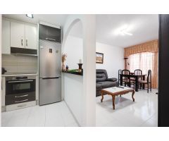 ENCANTADOR ADOSADO DÚPLEX EN URBANIZACIÓN PRIVADA CON TERRAZA Y PISCINA COMUNITARIA