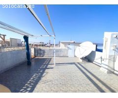 BUNGALOW PLANTA ALTA CON SOLÁRIUM Y PISCINA EN URB. JARDÍN DEL MAR V