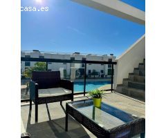 MODERNO BUNGALOW DE PLANTA ALTA A SOLO 600M DE LA PLAYA DE MIL PALMERAS