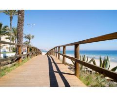 MODERNO BUNGALOW DE PLANTA ALTA A SOLO 600M DE LA PLAYA DE MIL PALMERAS