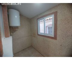 CHALET CON SOLÁRIUM, SÓTANO Y PISCINA EN URBANIZACIÓN PRIVADA