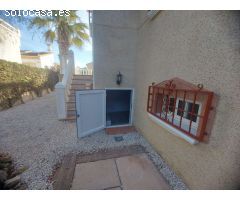 CHALET CON SOLÁRIUM, SÓTANO Y PISCINA EN URBANIZACIÓN PRIVADA