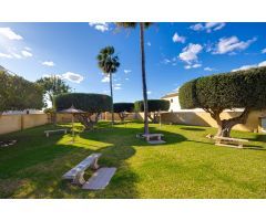 ENCANTADOR BUNGALOW CON SOLÁRIUM PRIVADO Y PISCINA COMUNITARIA