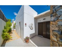 ESPECTACULAR VILLA CON PISCINA PRIVADA Y SOLÁRIUM EN LOMAS DE CABO ROIG