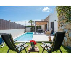 ESPECTACULAR VILLA CON PISCINA PRIVADA Y SOLÁRIUM EN LOMAS DE CABO ROIG