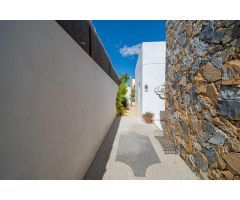 ESPECTACULAR VILLA CON PISCINA PRIVADA Y SOLÁRIUM EN LOMAS DE CABO ROIG