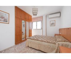 ESPACIOSO Y LUMINOSO APARTAMENTO EN GUARDAMAR – A PASOS DE LA PLAYA