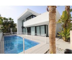 EXCLUSIVA VILLA DE DISEÑO EN CIUDAD QUESADA – RESIDENCIAL LAGUNA VILLAS II