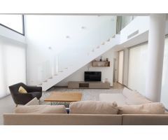 EXCLUSIVA VILLA DE DISEÑO EN CIUDAD QUESADA – RESIDENCIAL LAGUNA VILLAS II