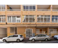 APARTAMENTO REFORMADO CON LICENCIA TURÍSTICA A 350M DE LA PLAYA