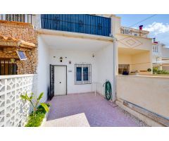 ENCANTADOR DÚPLEX CON SOLÁRIUM PRIVADO EN TORREVIEJA