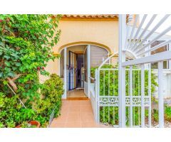 CHALET INDEPENDIENTE EN ESQUINA CON GRAN PARCELA EN ORIHUELA COSTA