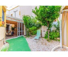 CHALET INDEPENDIENTE EN ESQUINA CON GRAN PARCELA EN ORIHUELA COSTA