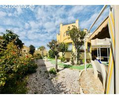 CHALET INDEPENDIENTE EN ESQUINA CON GRAN PARCELA EN ORIHUELA COSTA