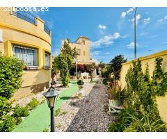 CHALET INDEPENDIENTE EN ESQUINA CON GRAN PARCELA EN ORIHUELA COSTA