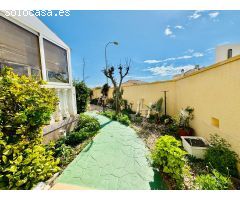 CHALET INDEPENDIENTE EN ESQUINA CON GRAN PARCELA EN ORIHUELA COSTA