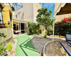 CHALET INDEPENDIENTE EN ESQUINA CON GRAN PARCELA EN ORIHUELA COSTA