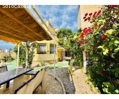 CHALET INDEPENDIENTE EN ESQUINA CON GRAN PARCELA EN ORIHUELA COSTA