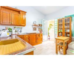 CHALET INDEPENDIENTE EN ESQUINA CON GRAN PARCELA EN ORIHUELA COSTA