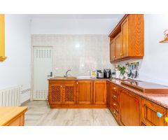 CHALET INDEPENDIENTE EN ESQUINA CON GRAN PARCELA EN ORIHUELA COSTA