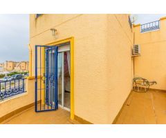 CHALET INDEPENDIENTE EN ESQUINA CON GRAN PARCELA EN ORIHUELA COSTA