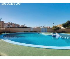 CHALET INDEPENDIENTE EN ESQUINA CON GRAN PARCELA EN ORIHUELA COSTA