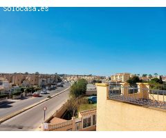 CHALET INDEPENDIENTE EN ESQUINA CON GRAN PARCELA EN ORIHUELA COSTA