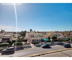 CHALET INDEPENDIENTE EN ESQUINA CON GRAN PARCELA EN ORIHUELA COSTA