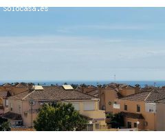 CHALET INDEPENDIENTE EN ESQUINA CON GRAN PARCELA EN ORIHUELA COSTA