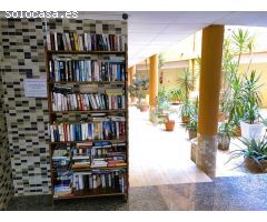 AMPLIO APARTAMENTO CON GARAJE Y PISCINA JUNTO AL CENTRO DE SAN MIGUEL DE SALINAS