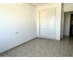 AMPLIO APARTAMENTO CON GARAJE Y PISCINA JUNTO AL CENTRO DE SAN MIGUEL DE SALINAS