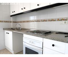 AMPLIO APARTAMENTO CON GARAJE Y PISCINA JUNTO AL CENTRO DE SAN MIGUEL DE SALINAS