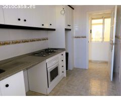 AMPLIO APARTAMENTO CON GARAJE Y PISCINA JUNTO AL CENTRO DE SAN MIGUEL DE SALINAS