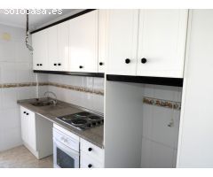 AMPLIO APARTAMENTO CON GARAJE Y PISCINA JUNTO AL CENTRO DE SAN MIGUEL DE SALINAS