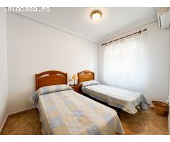 ADOSADO DE 3 DORMITORIOS CON SOLÁRIUM Y PISCINA ENTRE GOLF, VILLAMARTÍN (ORIHUELA COSTA)