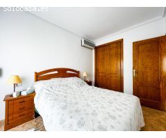 ADOSADO DE 3 DORMITORIOS CON SOLÁRIUM Y PISCINA ENTRE GOLF, VILLAMARTÍN (ORIHUELA COSTA)