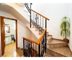 ADOSADO DE 3 DORMITORIOS CON SOLÁRIUM Y PISCINA ENTRE GOLF, VILLAMARTÍN (ORIHUELA COSTA)