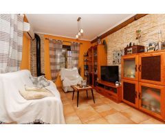 ENCANTADOR DÚPLEX CON JARDÍN PRIVADO Y JACUZZI EN RESIDENCIAL CALAS BLANCAS – TORREVIEJA
