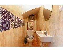 ENCANTADOR DÚPLEX CON JARDÍN PRIVADO Y JACUZZI EN RESIDENCIAL CALAS BLANCAS – TORREVIEJA