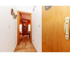 ENCANTADOR DÚPLEX CON JARDÍN PRIVADO Y JACUZZI EN RESIDENCIAL CALAS BLANCAS – TORREVIEJA
