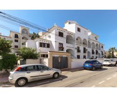 ENCANTADOR DÚPLEX CON JARDÍN PRIVADO Y JACUZZI EN RESIDENCIAL CALAS BLANCAS – TORREVIEJA