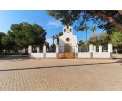 ENCANTADOR DÚPLEX CON JARDÍN PRIVADO Y JACUZZI EN RESIDENCIAL CALAS BLANCAS – TORREVIEJA