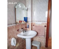 SE VENDE BUNGALOW ÁTICO LUMINOSO CON SOLÁRIUM, PARCELA PRIVADA Y GARAJE EN ZONA MOLINO – TORREVIEJA