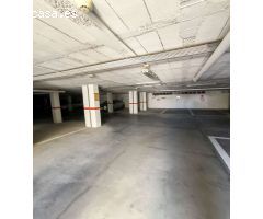 SE VENDE BUNGALOW ÁTICO LUMINOSO CON SOLÁRIUM, PARCELA PRIVADA Y GARAJE EN ZONA MOLINO – TORREVIEJA