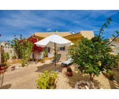 CHALET PAREADO CON JARDÍN, SOLÁRIUM, PISCINA Y ENTRADA PARA COCHE EN AGUAS NUEVAS